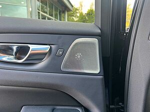 Volvo  Recharge T8 Plus Black Edition LUFT|AHK|B&W