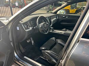 Volvo  D4 2WD R Design (EURO 6d-TEMP) |H/K|360°|MEMORY|