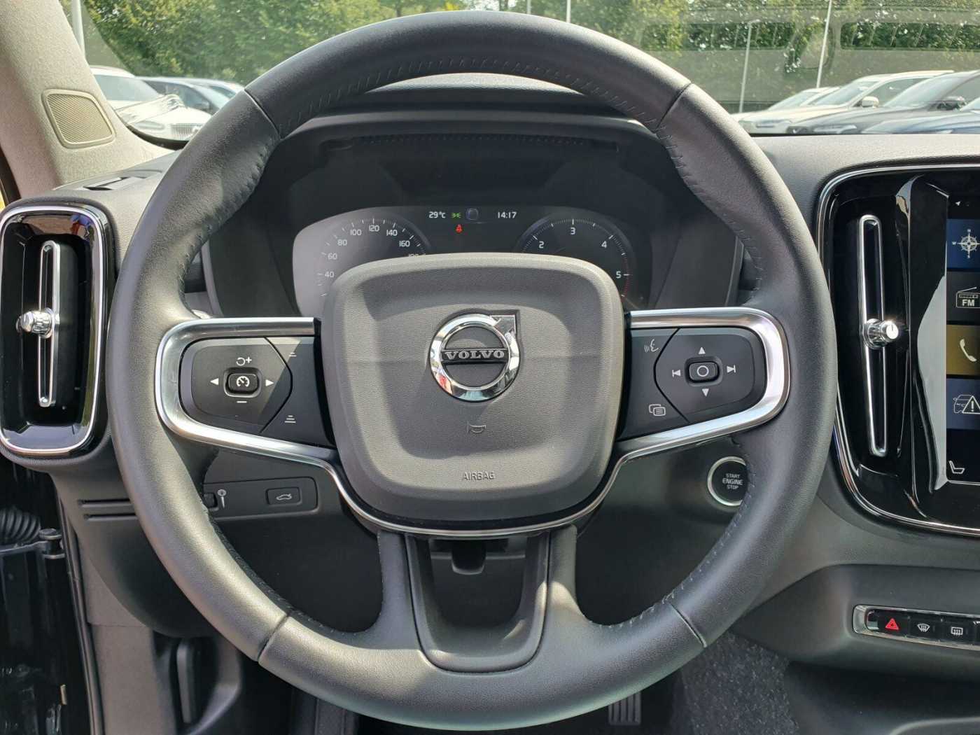 Volvo  D3 Autom. Momentum Pro Navi/Keyless-Start