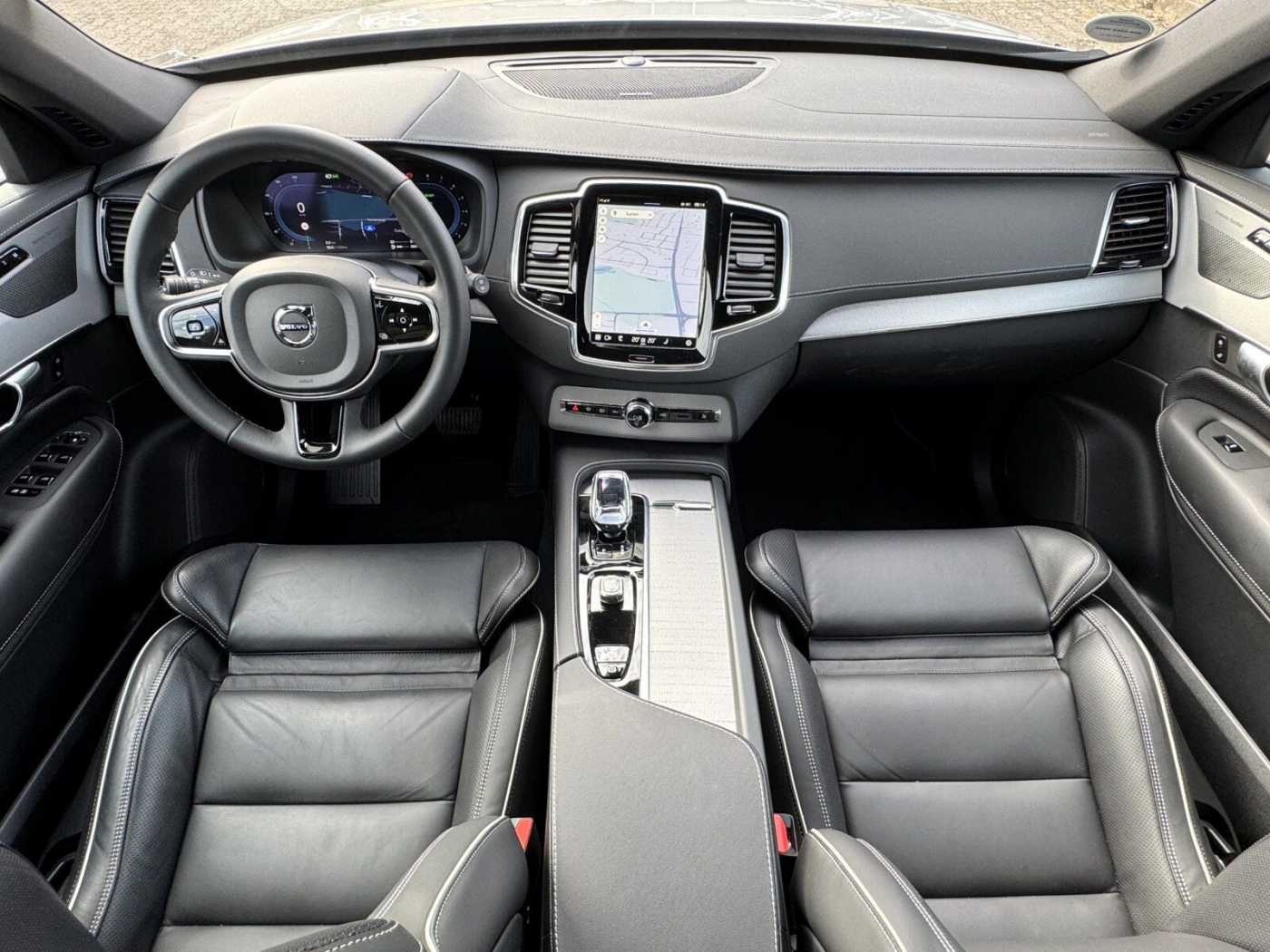 Volvo  Recharge T8 AWD Plus Dark |LUFT|22'|