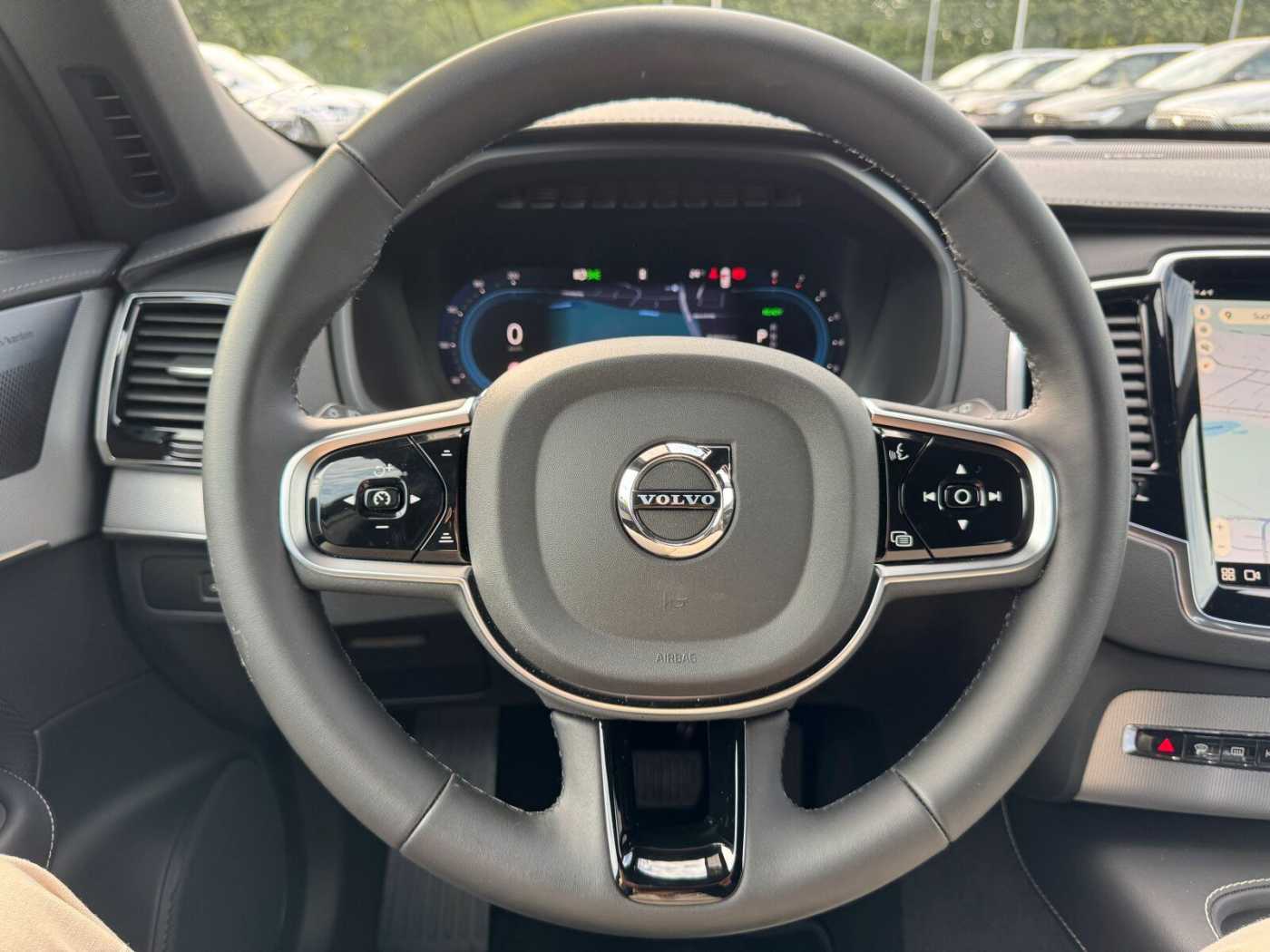 Volvo  Recharge T8 AWD Plus Dark |LUFT|22'|