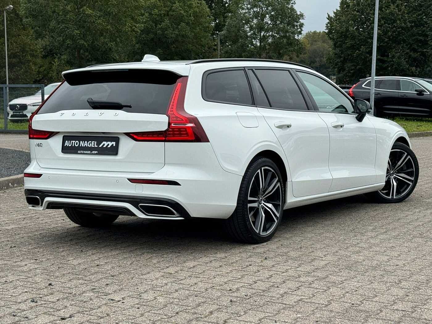 Volvo  T6 Twin Engine AWD R-Design Navi/Autom. /LED