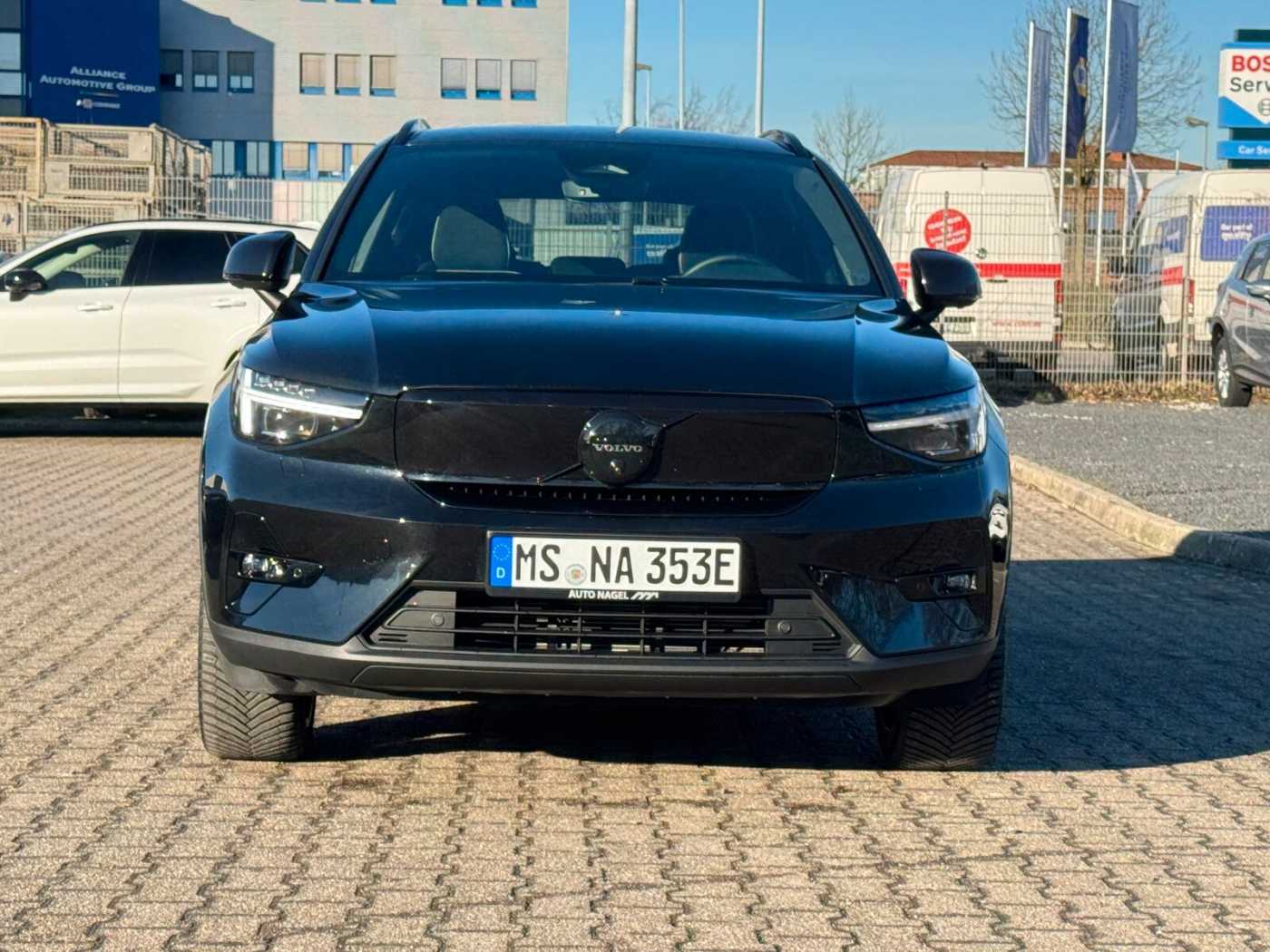 Volvo  Single Motor Extended Range Plus Black Edit