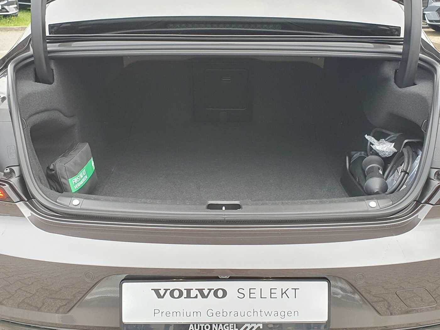 Volvo  Recharge T8 AWD Plus Dark PANO | POLESTARSHD