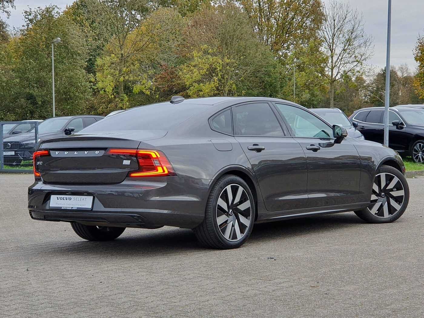 Volvo  Recharge T8 AWD Plus Dark PANO | POLESTARSHD