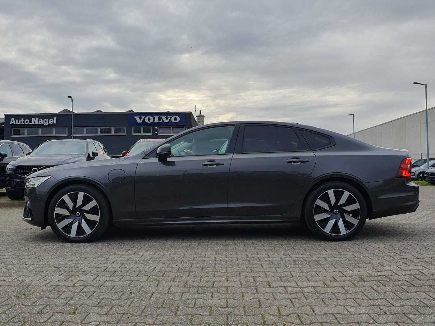 Volvo  Recharge T8 AWD Plus Dark PANO | POLESTARSHD