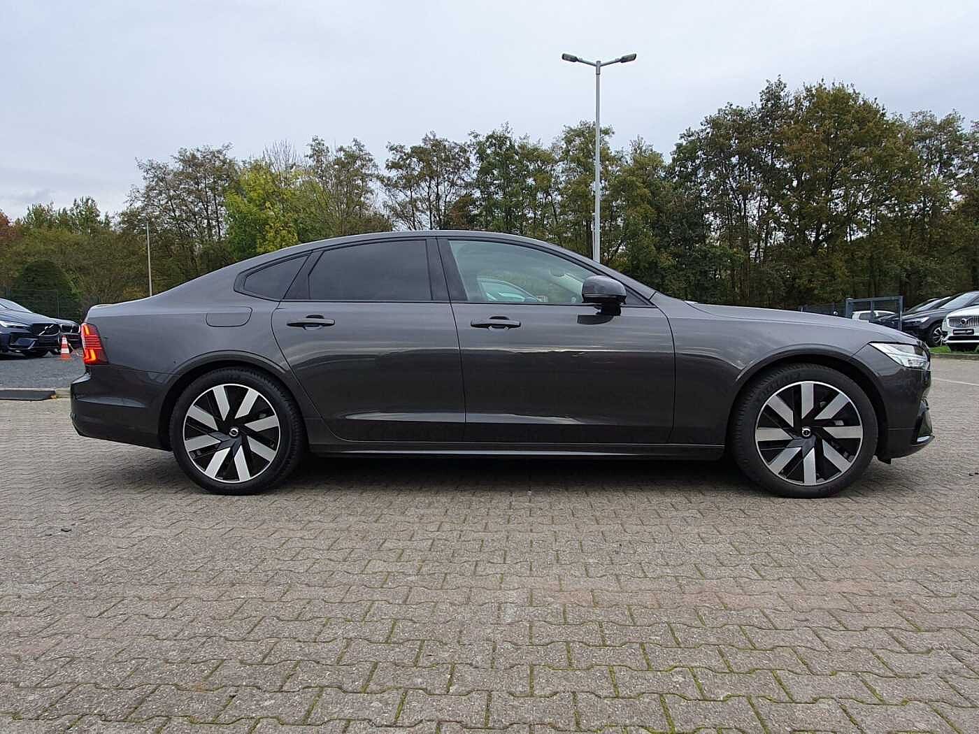 Volvo  Recharge T8 AWD Plus Dark PANO | POLESTARSHD