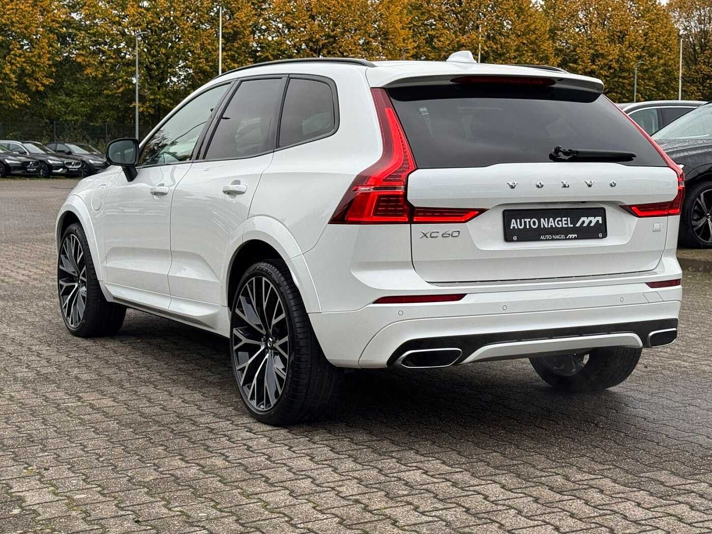 Volvo  T6 Twin Engine AWD R-Design PANO|AHK|22'ALU