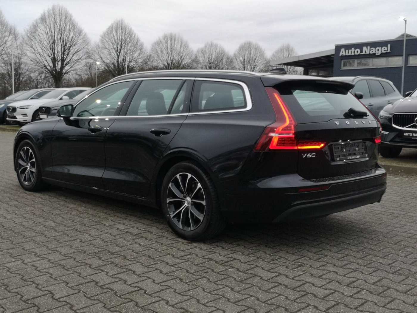 Volvo  D3 Autom. Momentum Pro PANO