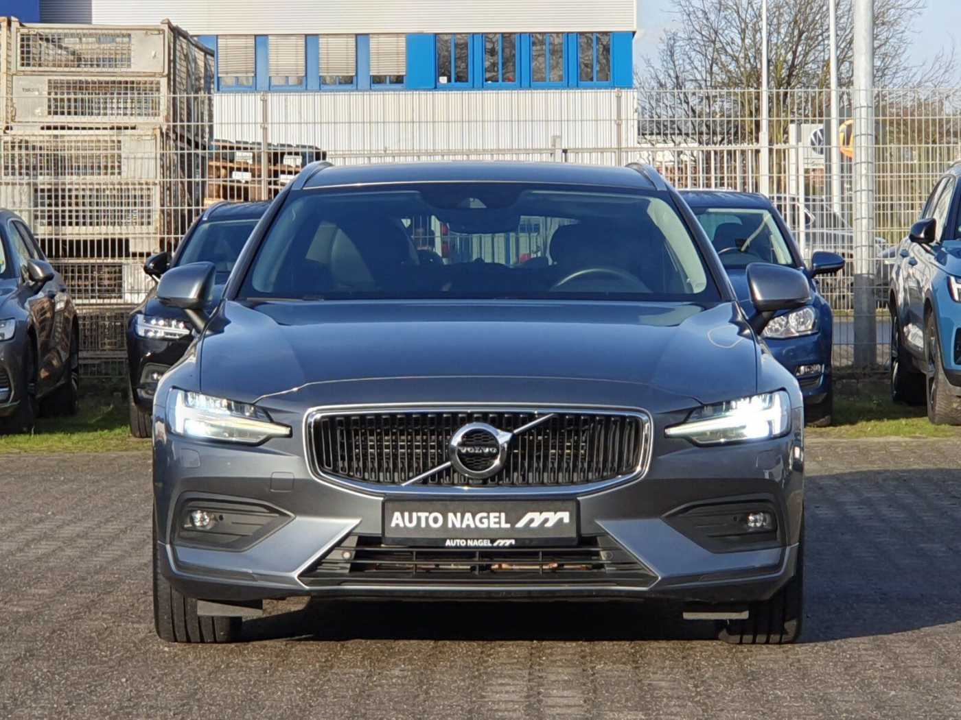 Volvo  D4 Momentum Pro Navi/Keyless-Start/Autom/LED