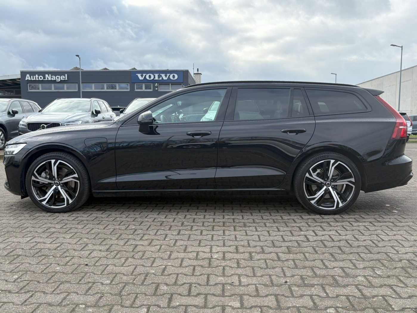 Volvo  T6 Twin Engine AWD Plus Dark Plug-In Autom.