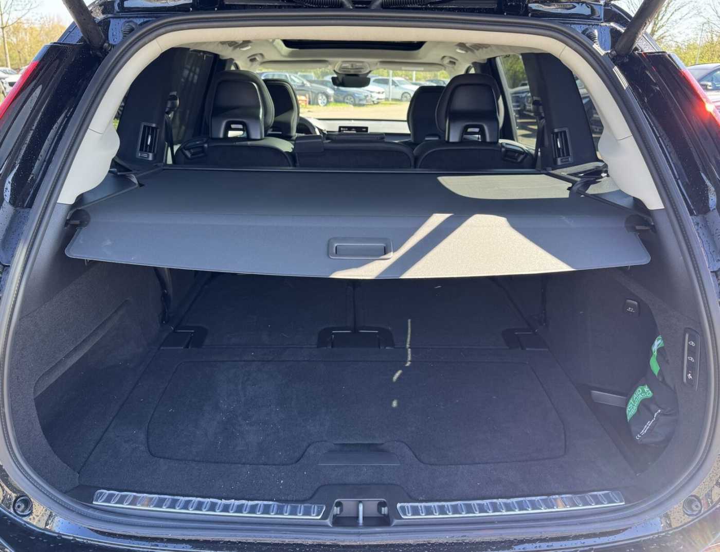 Volvo  T8 Facelift Ultra Bright AHK|PANO|