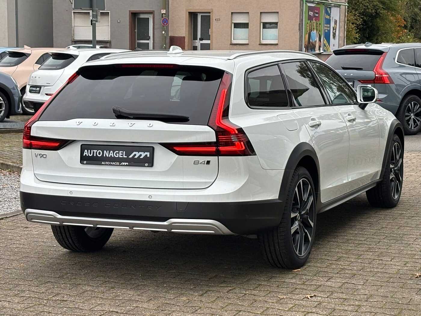 Volvo  CC Autom. B4 AWD Plus 20'|FULL LED |LEDER|360