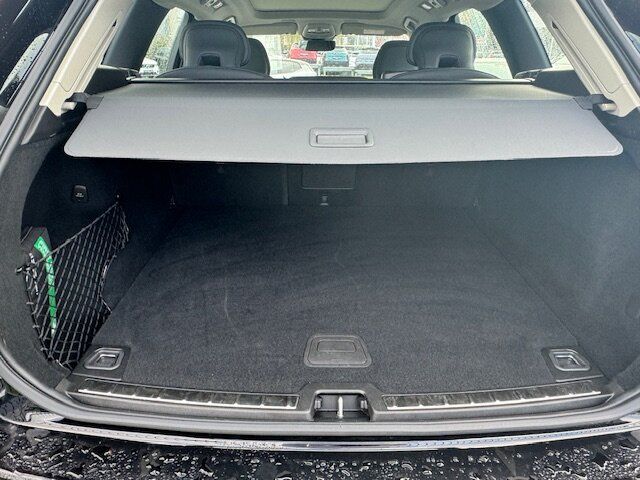 Volvo  Recharge T8 Plus Dark PANO