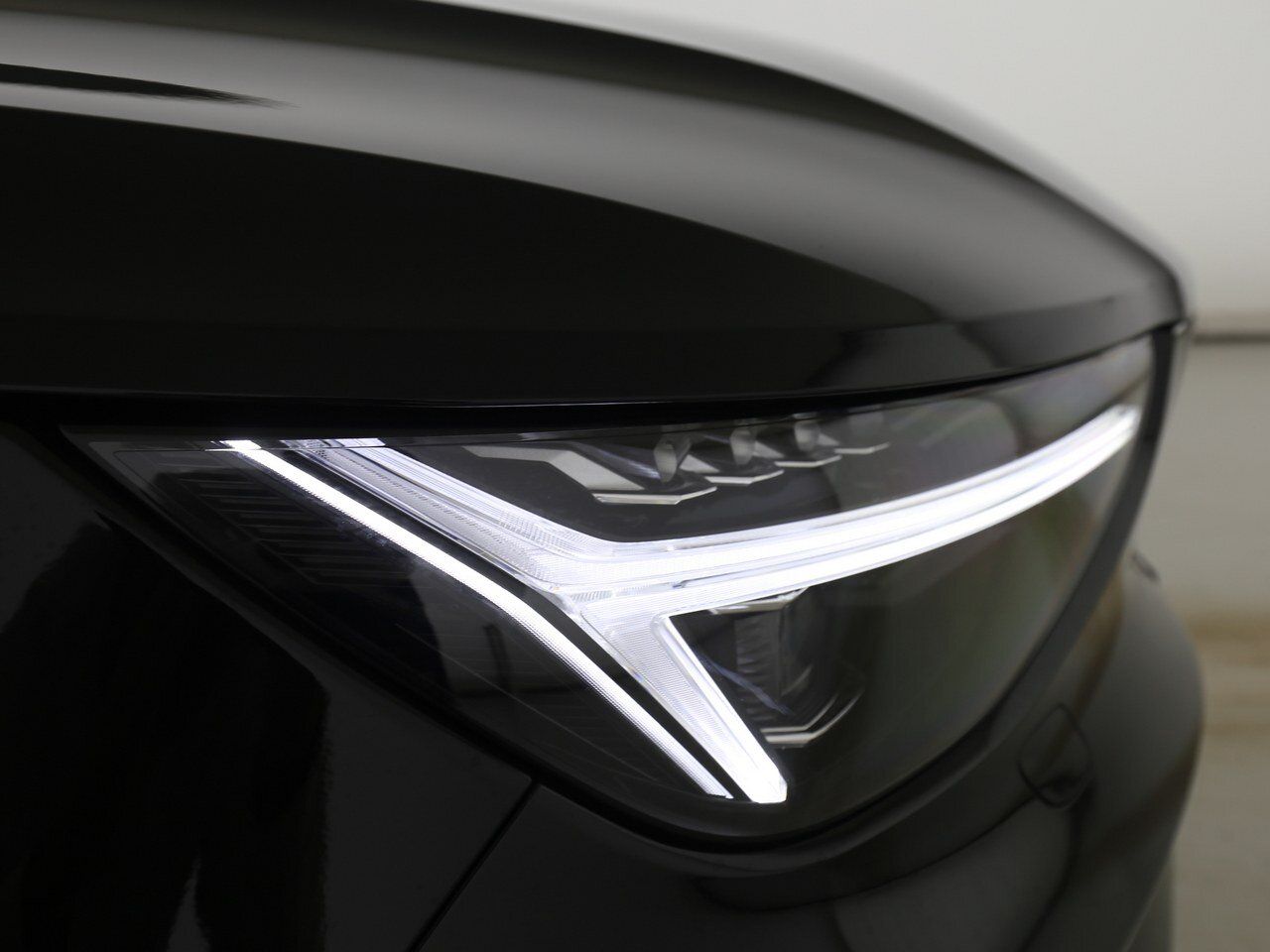 Volvo  Recharge Plus Dark STANDH|LED|