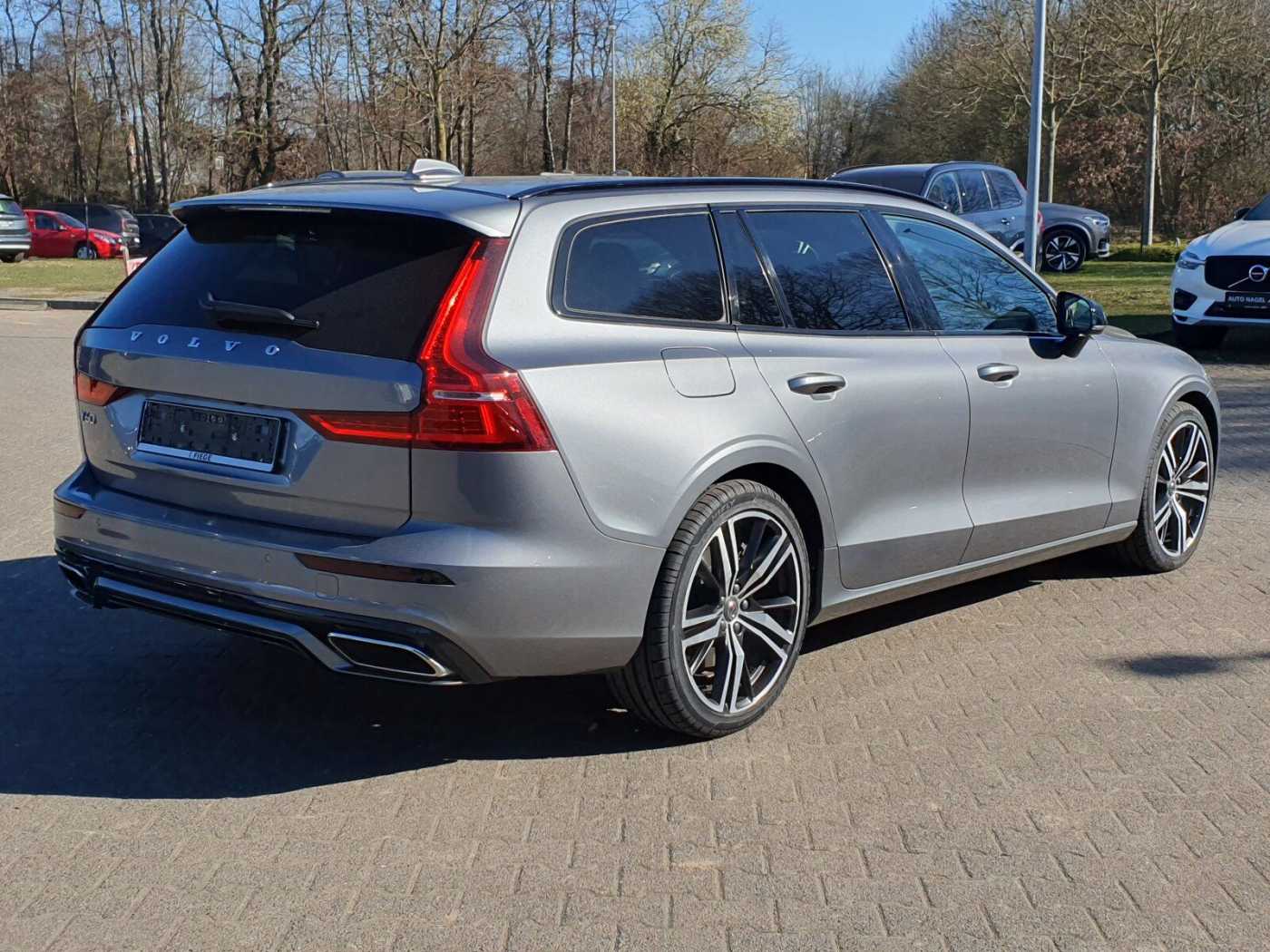 Volvo  T6 Twin Engine R-Design HEAD UP|AHK|INTELLI