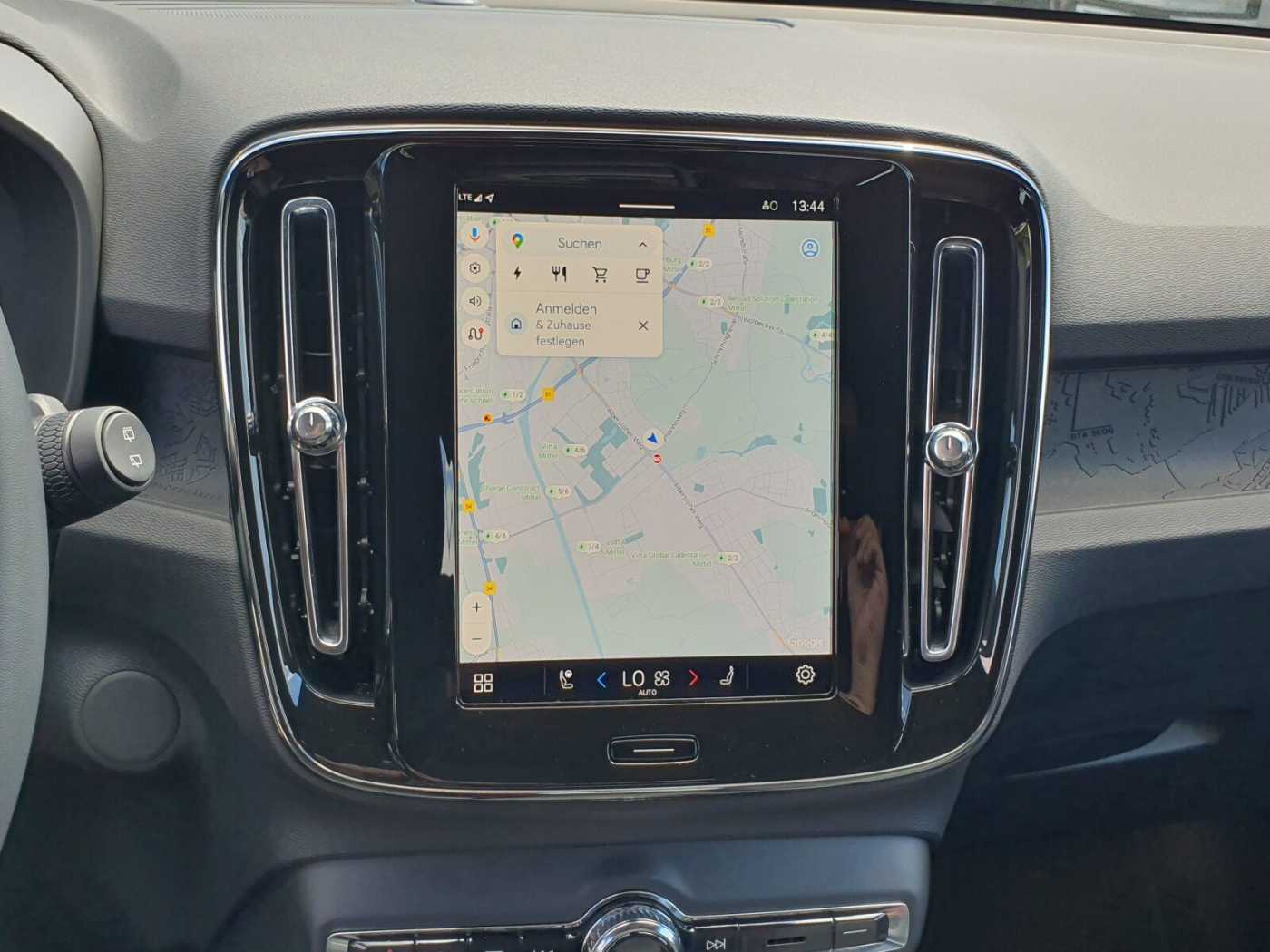 Volvo  Recharge Plus Dark