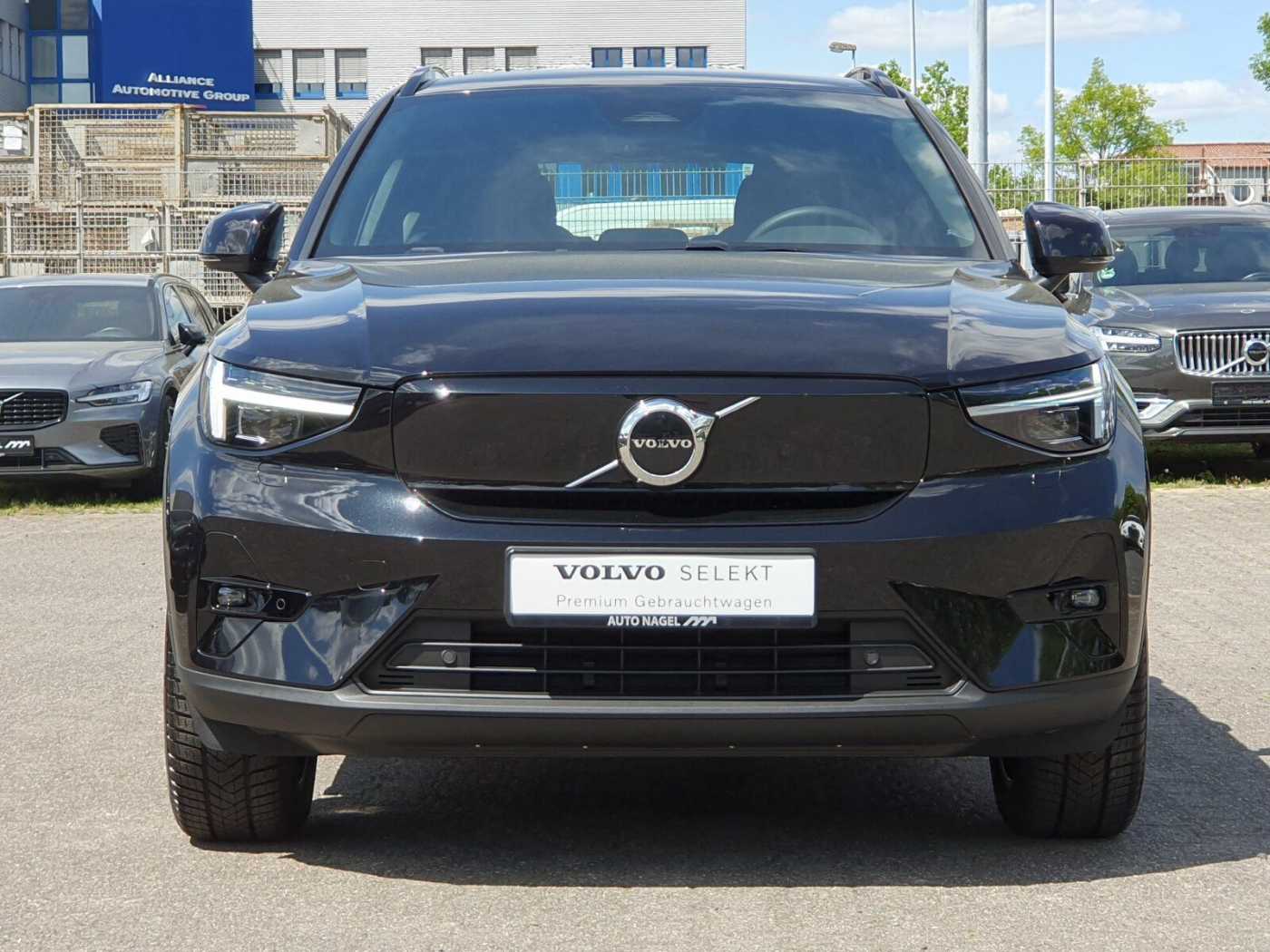 Volvo  Recharge Plus Dark