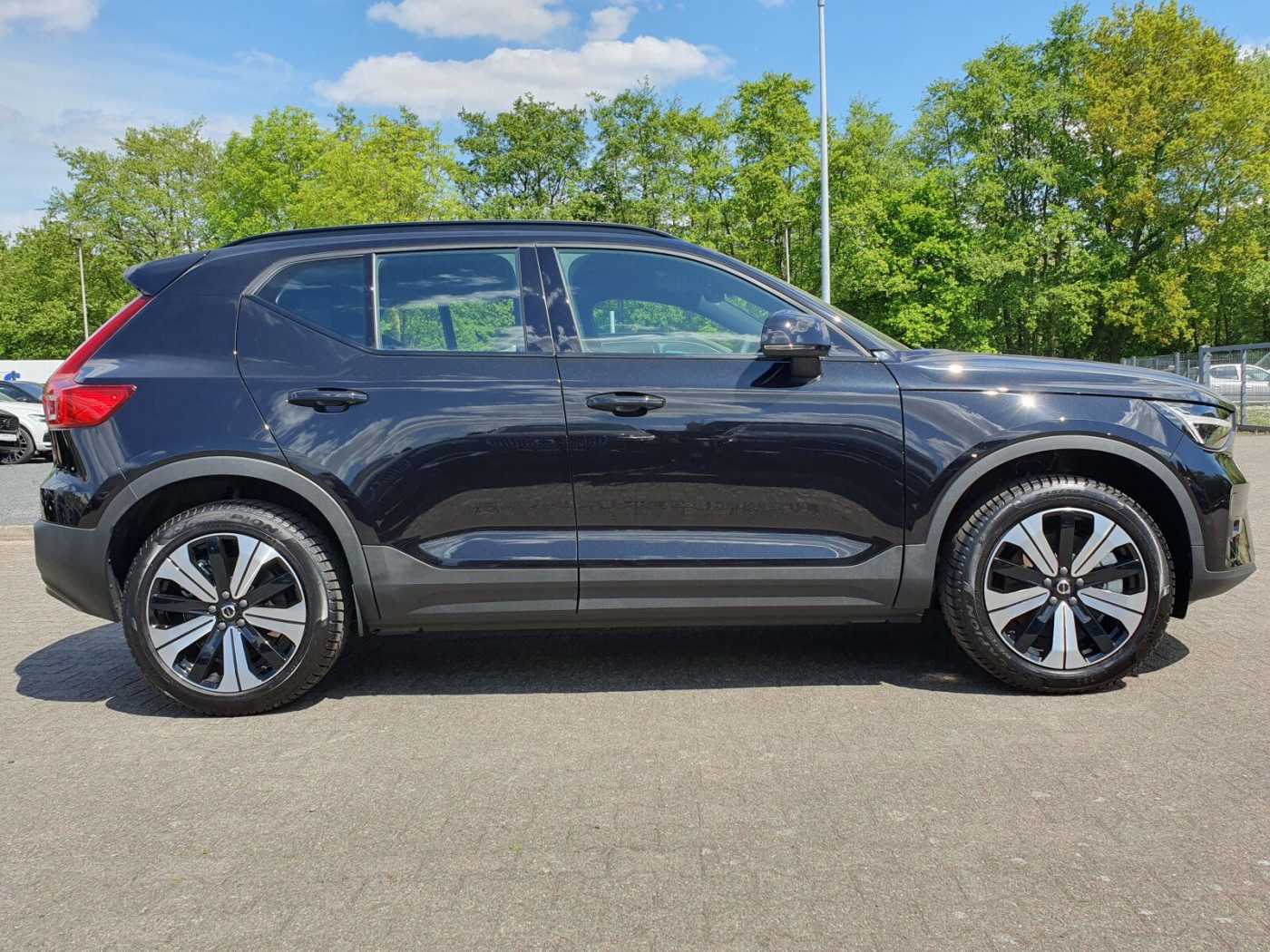Volvo  Recharge Plus Dark
