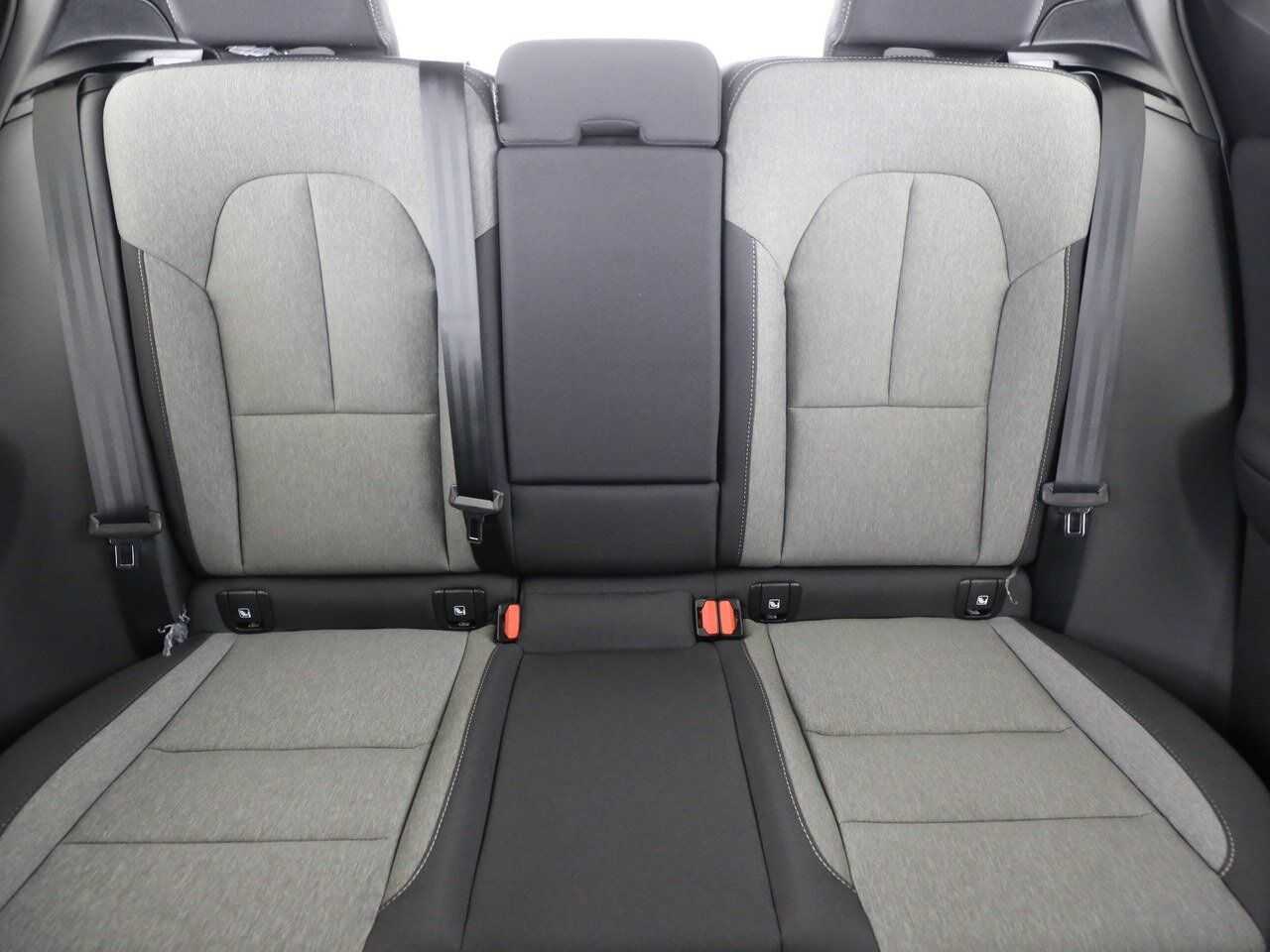 Volvo  B3 Autom. Plus Dark