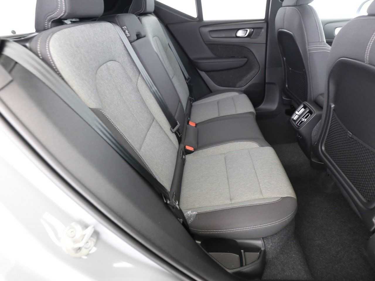 Volvo  B3 Autom. Plus Dark