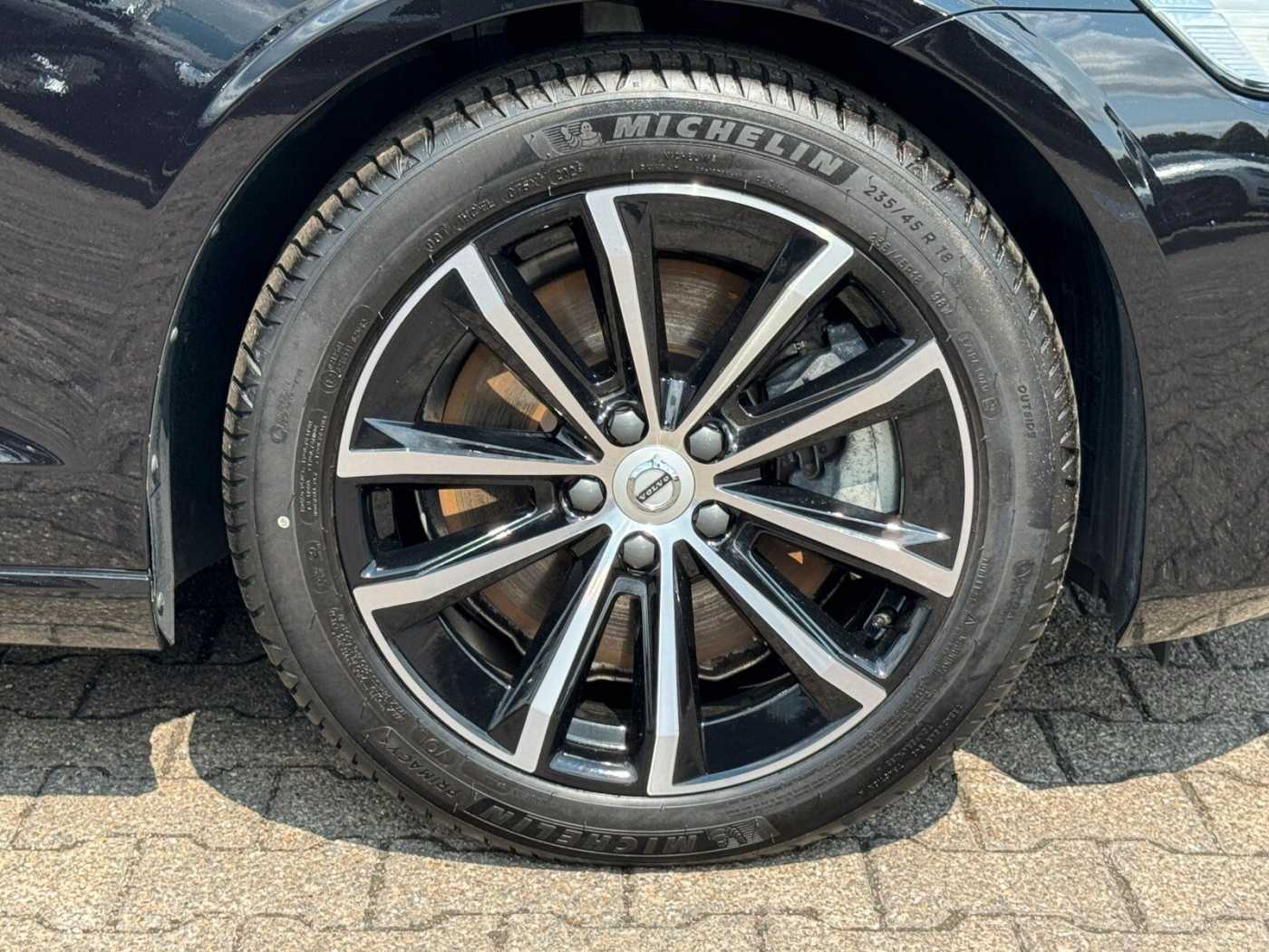 Volvo  T6 Twin Engine AWD Plus Dark Plug-In Autom.