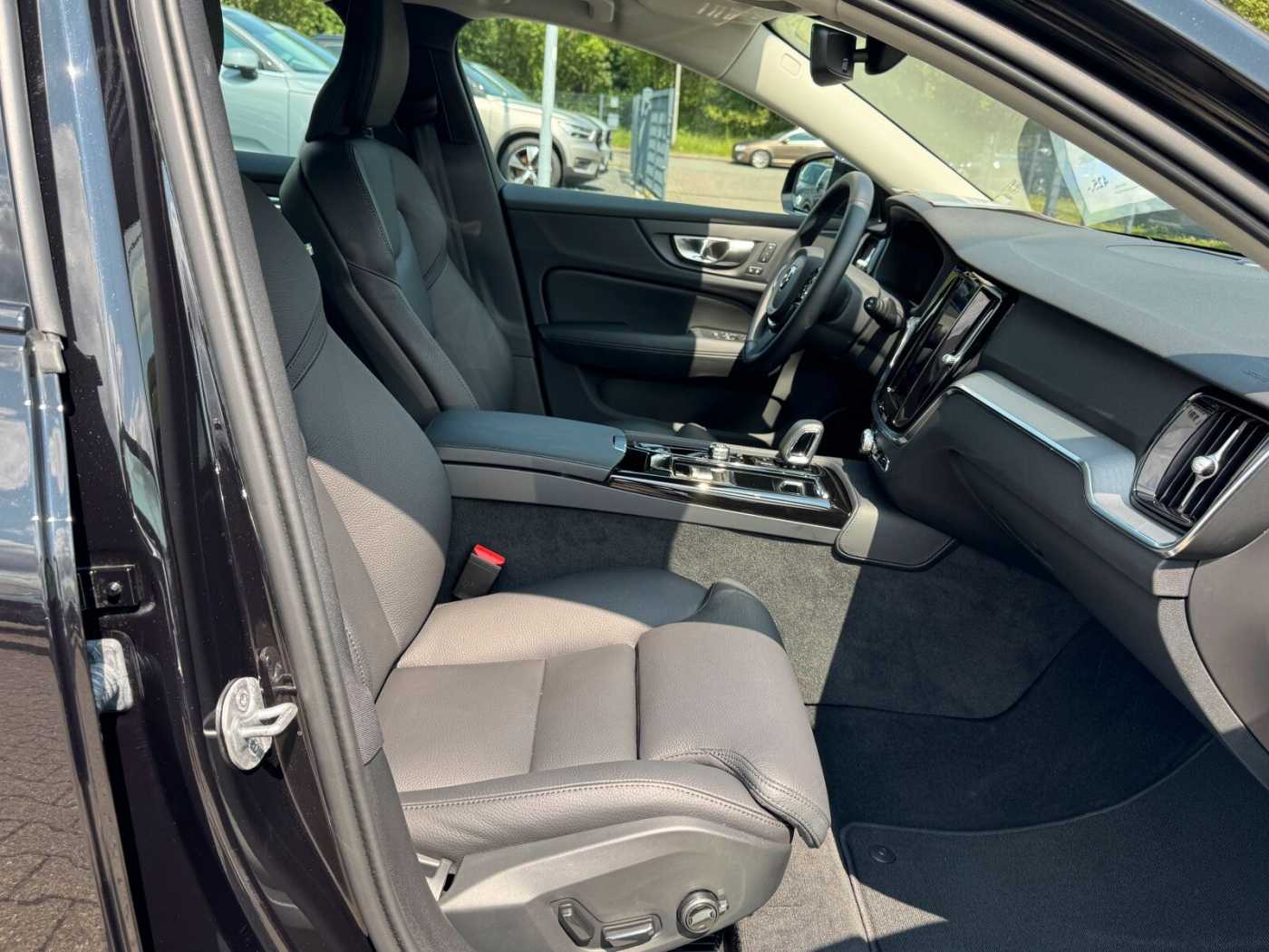 Volvo  T6 Twin Engine AWD Plus Dark Plug-In Autom.