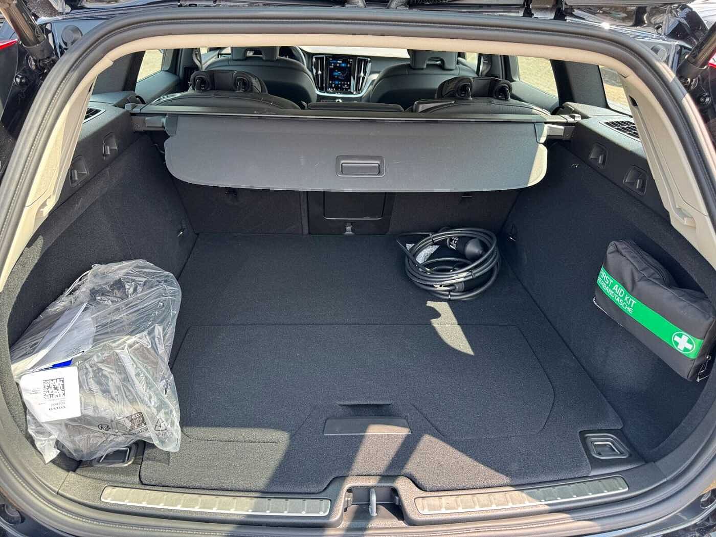 Volvo  T6 Twin Engine AWD Plus Dark Plug-In Autom.