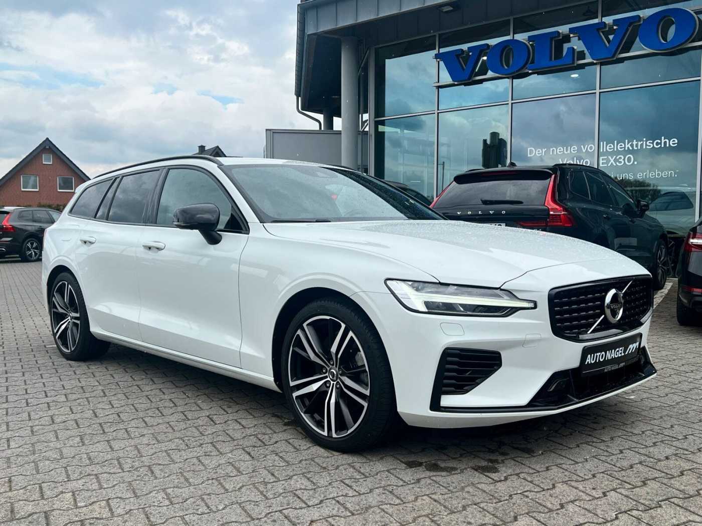 Volvo  Recharge T8 R-Design LONG RANGE HEAD UP|AHK|