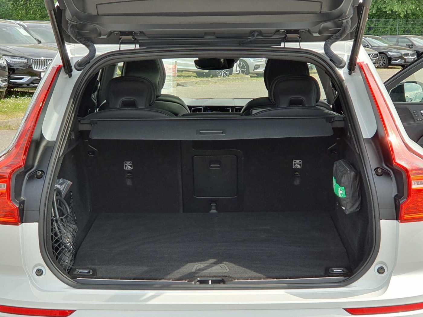 Volvo  T6 Twin Engine AWD R Design Plug-In Navi/SD