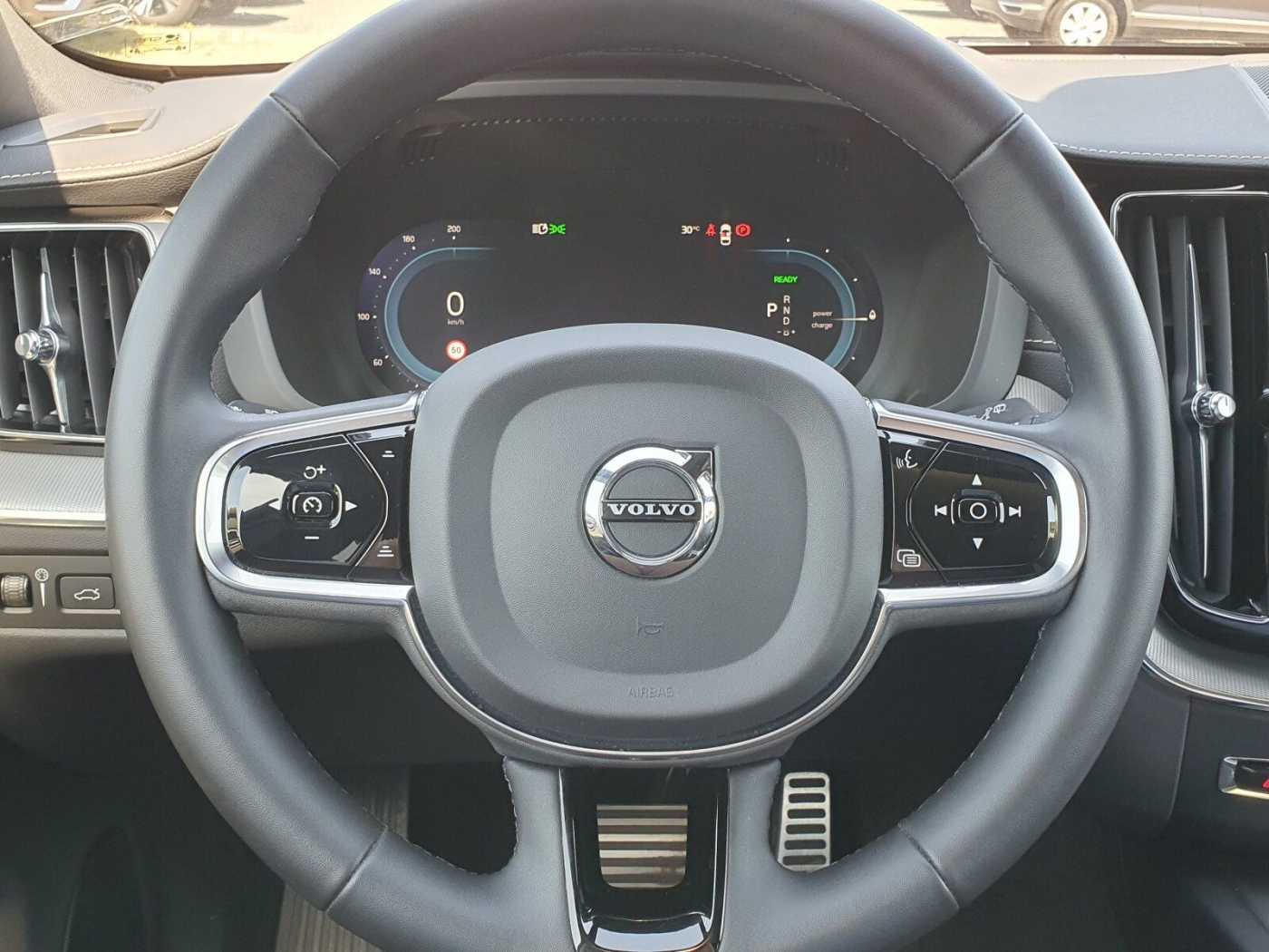 Volvo  T6 AWD R-Design Plug-In AHK|PANO|360CAM