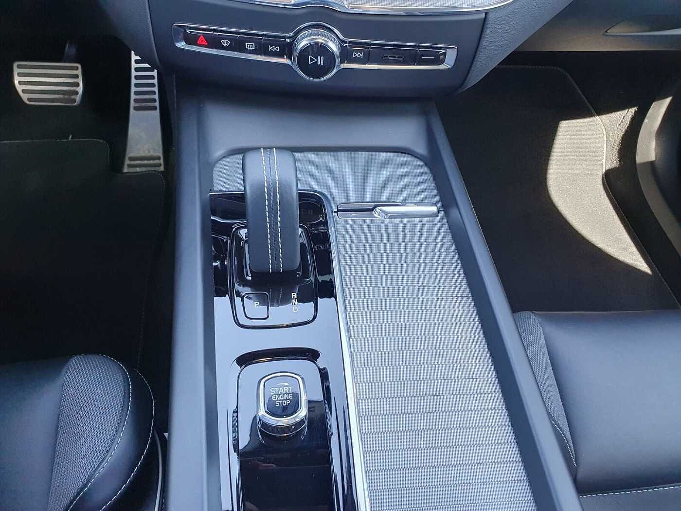 Volvo  T6 AWD R-Design Plug-In AHK|PANO|360CAM