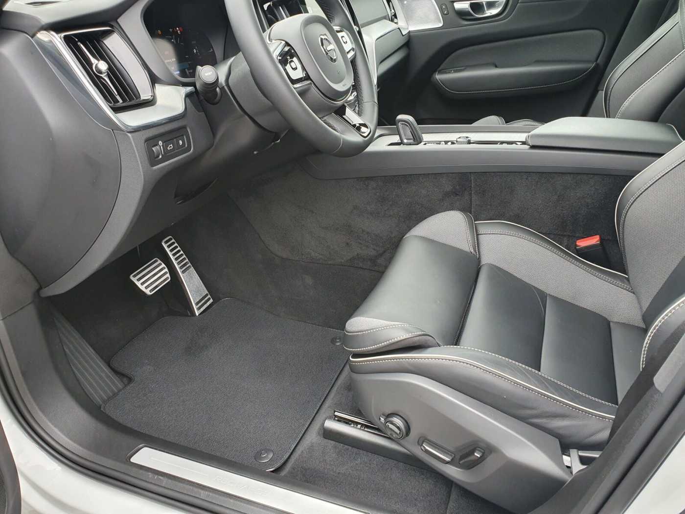 Volvo  Recharge T8 R-Design LONG RANGE B&W|AHK|LED