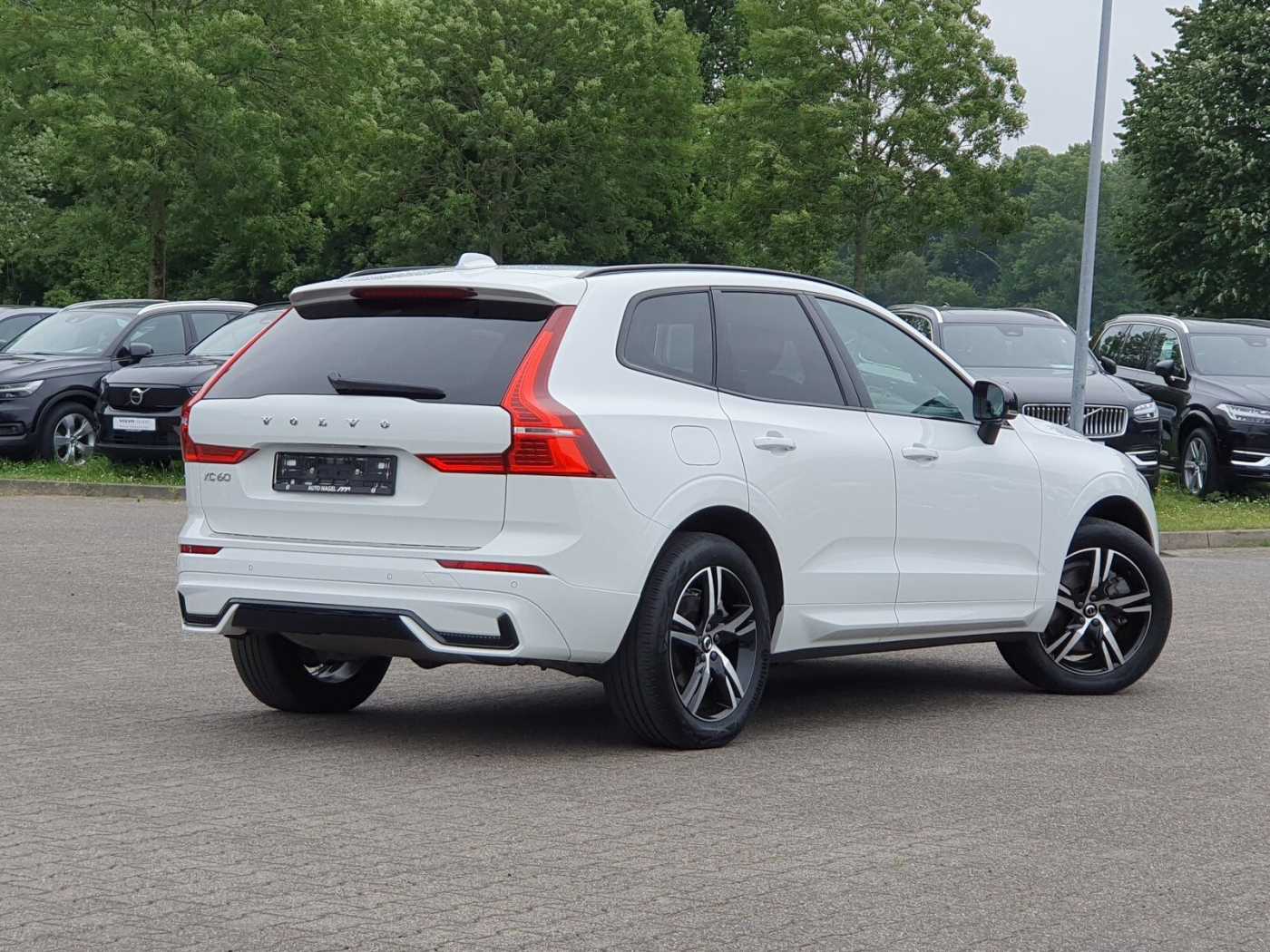 Volvo  Recharge T8 R-Design LONG RANGE B&W|AHK|LED