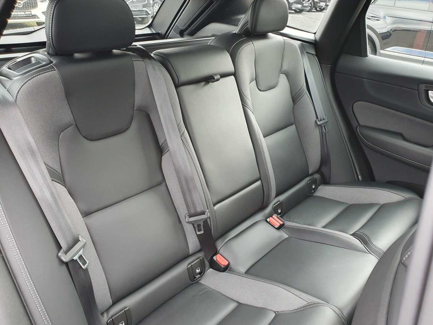 Volvo  Recharge T6 R-Design Plug-In