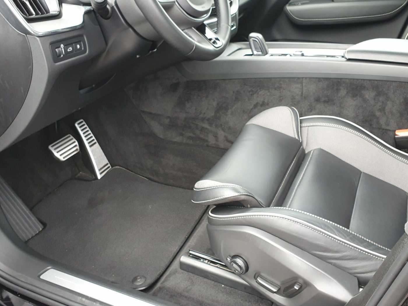Volvo  Recharge T6 R-Design Plug-In