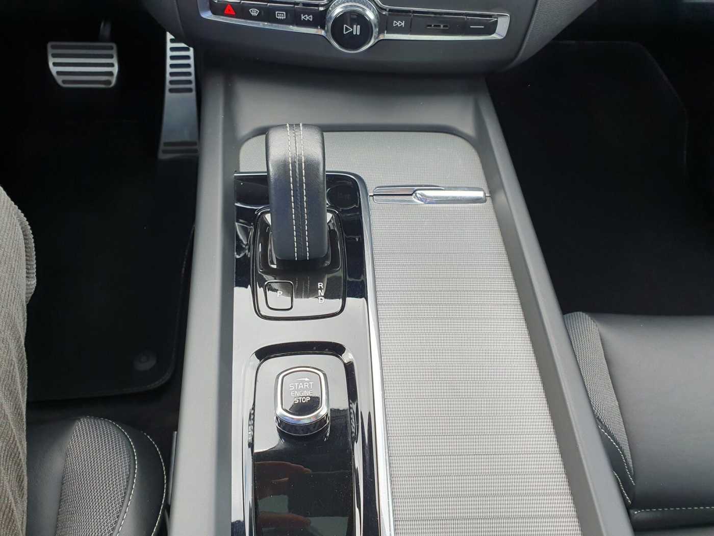 Volvo  Recharge T6 R-Design Plug-In