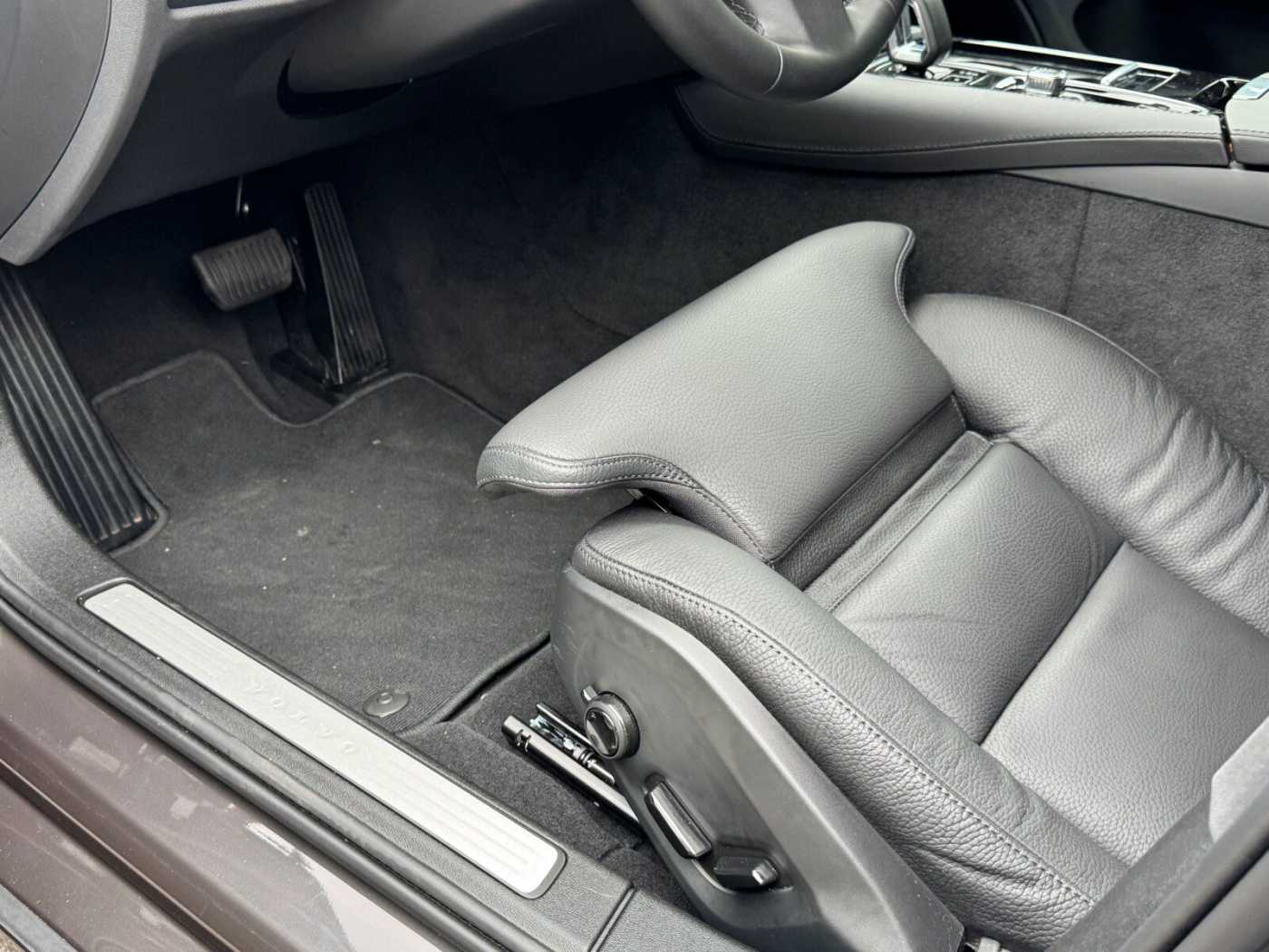 Volvo  Recharge T6 Plus Bright