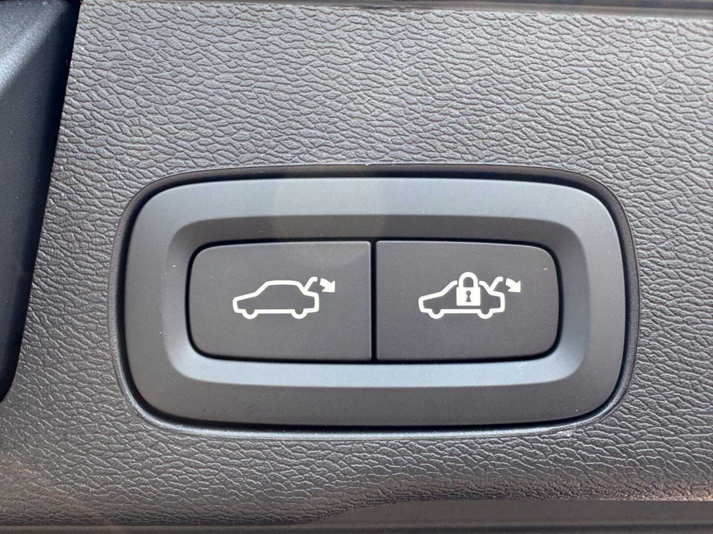 Volvo  Recharge T8 Ultra Black Edition AHK|360CAM|