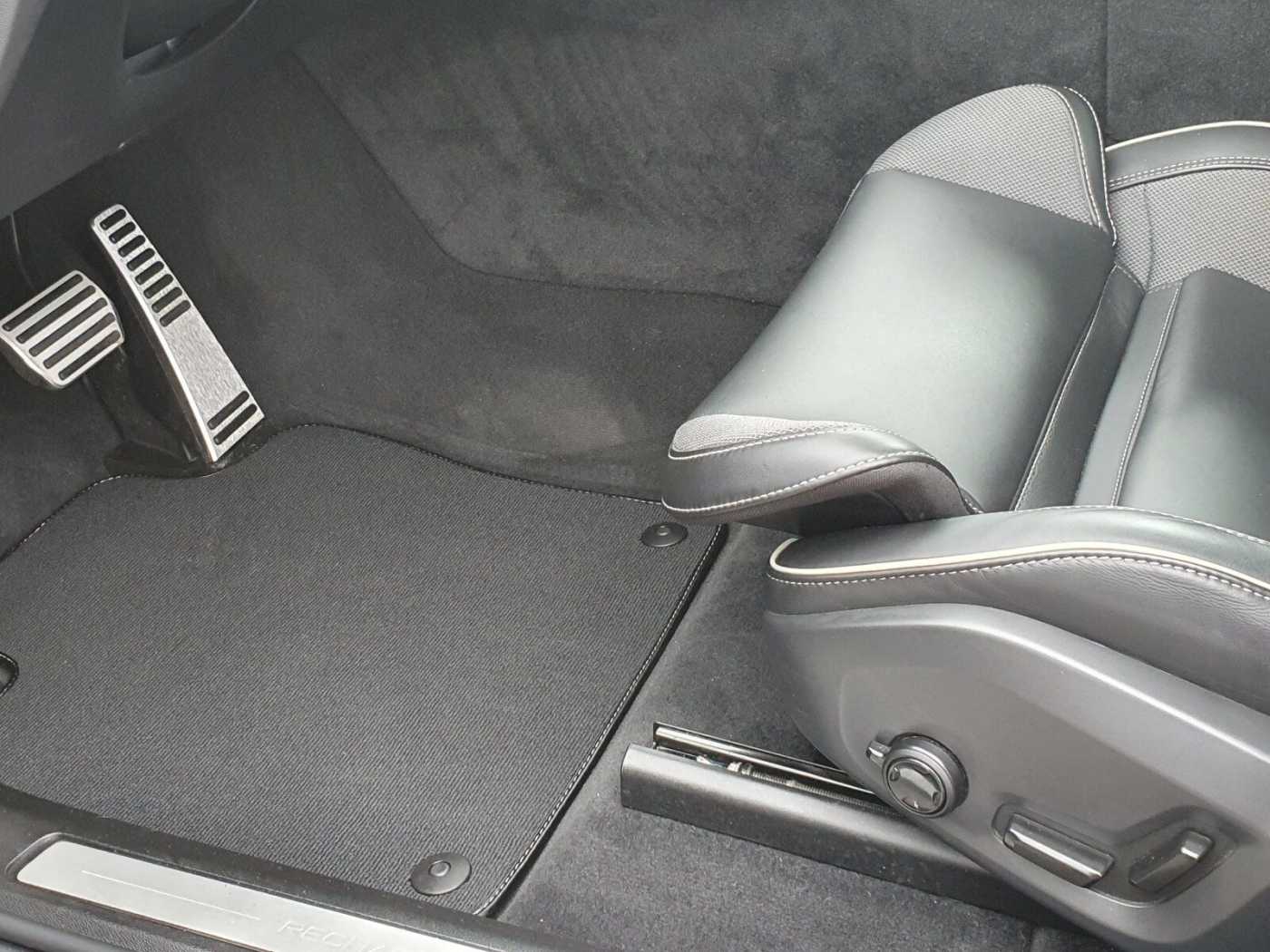 Volvo  Recharge T6 R-Design LONG RANGE AHK|PANO|LE