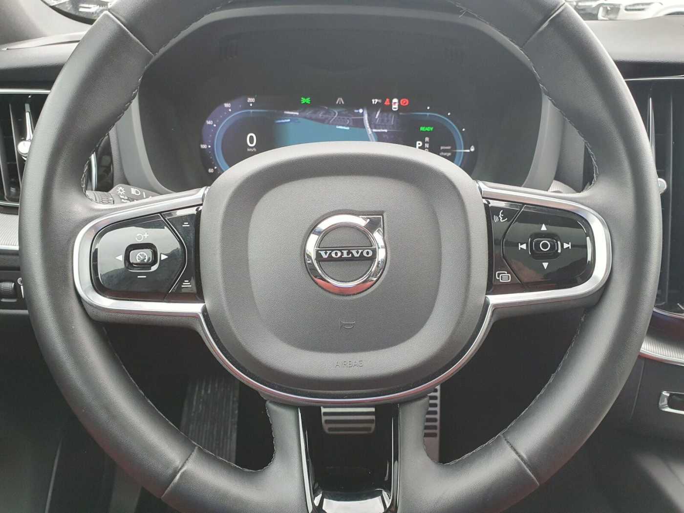 Volvo  Recharge T6 R-Design LONG RANGE AHK|PANO|LE