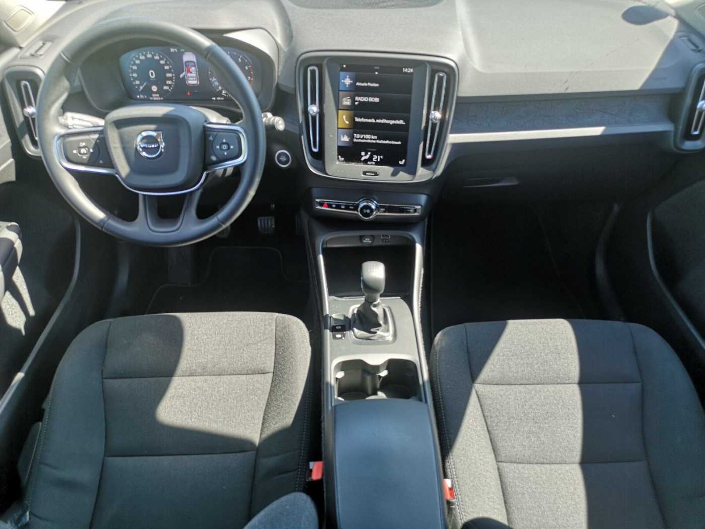 Volvo  T2 Momentum Core Navi/Keyless-Start/Klima