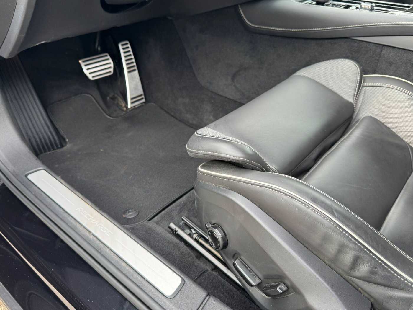 Volvo  Recharge T6 R-Design LONG RANGE AHK|PILOT