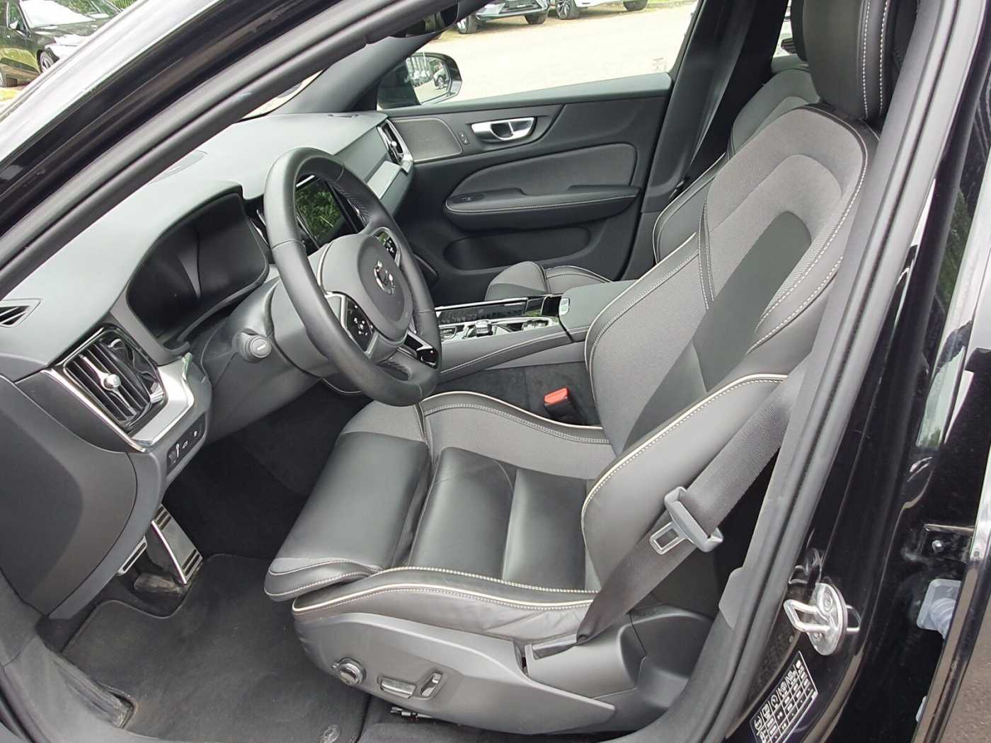 Volvo  Recharge T6 R-Design LONG RANGE AHK|PILOT