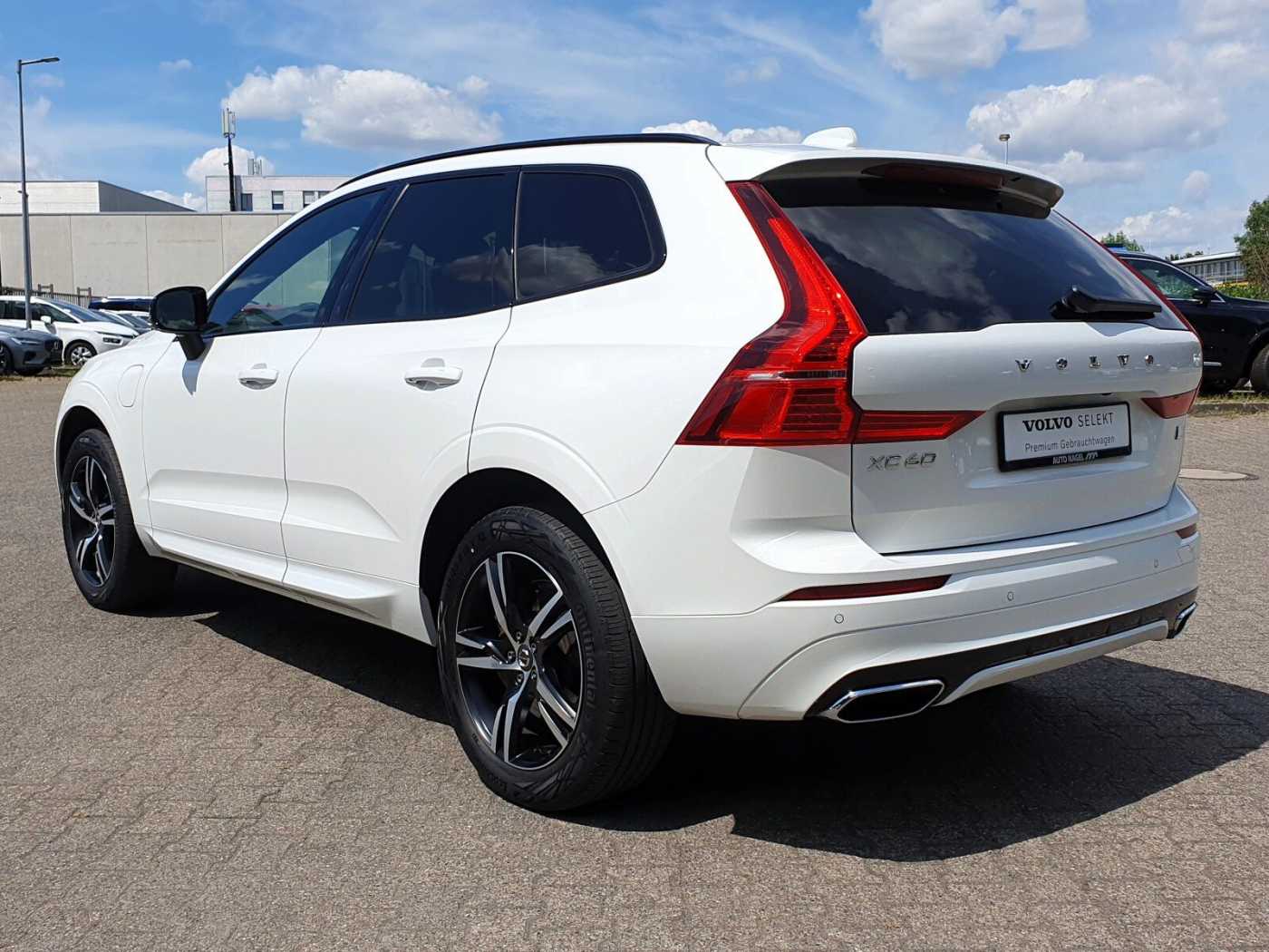Volvo  T6 Twin Engine AWD R Design Plug-In | PANO