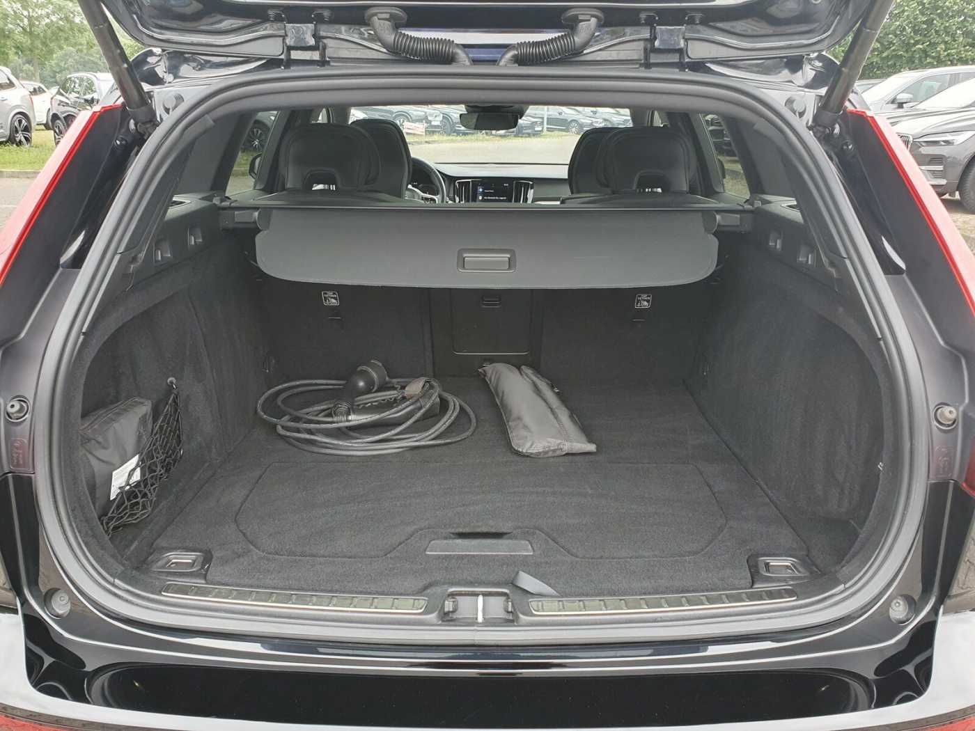 Volvo  Recharge T8 Plus Dark LONG RANGE PANO|