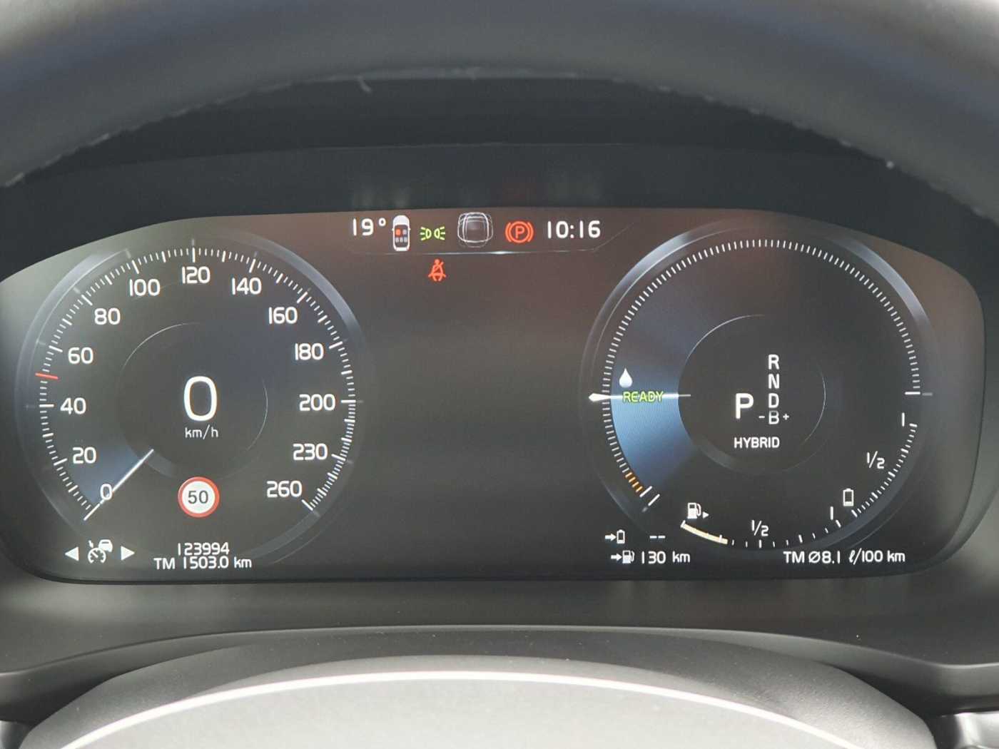 Volvo  Recharge T8 Plus Dark LONG RANGE PANO|