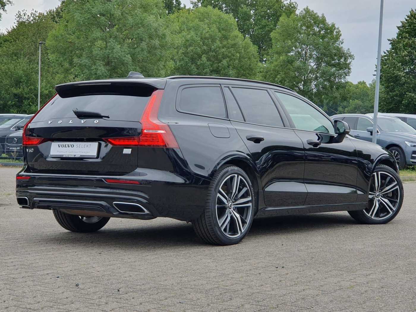 Volvo  Recharge T8 Plus Dark LONG RANGE PANO|
