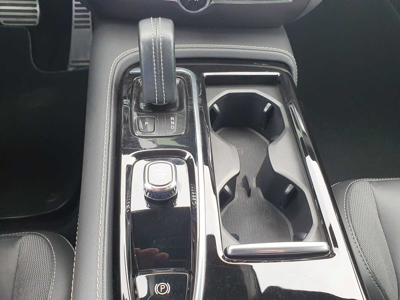 Volvo  Recharge T8 Plus Dark LONG RANGE PANO|