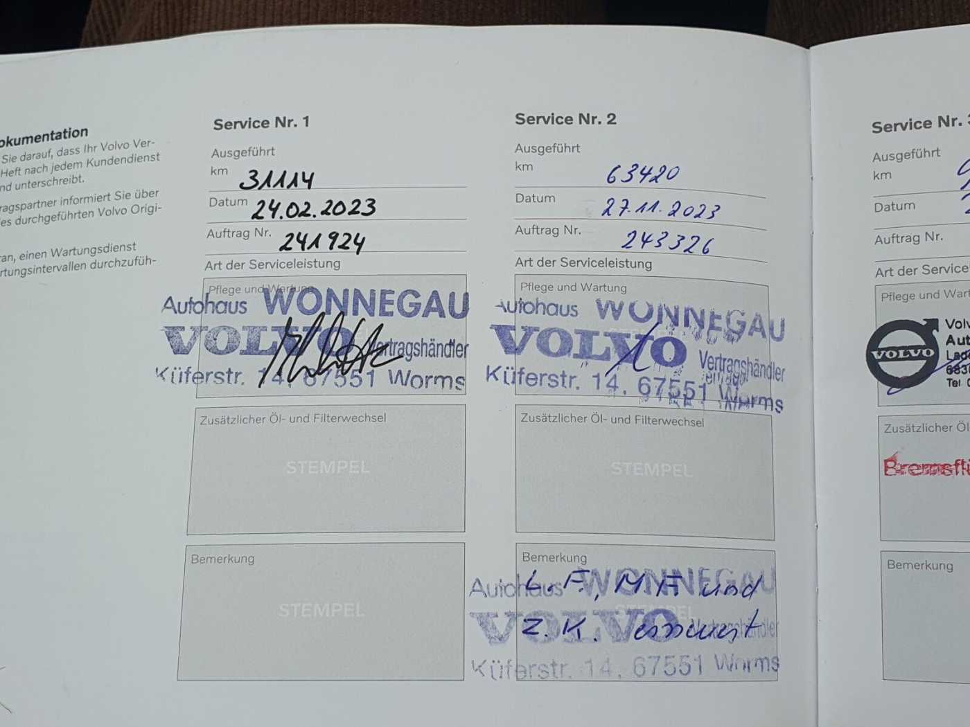 Volvo  Recharge T8 Plus Dark LONG RANGE PANO|